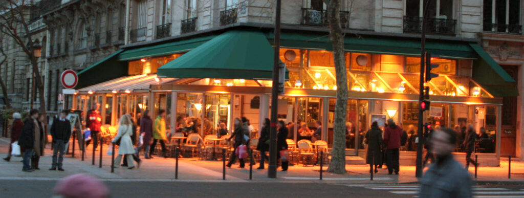 spend one day in Paris - Paris cafe