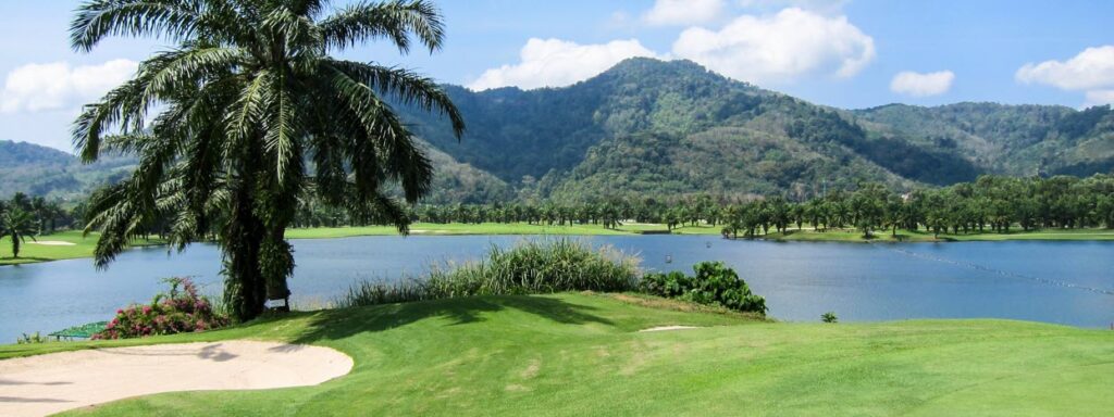 Golf Courses in Phuket - course with lake