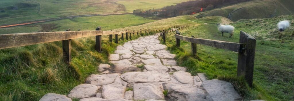 Hiking Trails in the United Kingdom - Mam Tor derbyshire