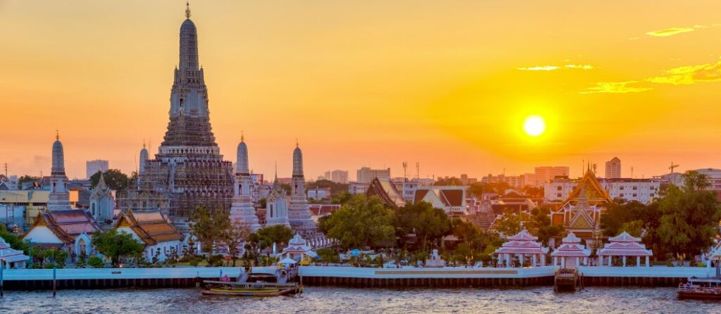 Ways to Spend One Day in Bangkok - Wat Arun Ratchawararam