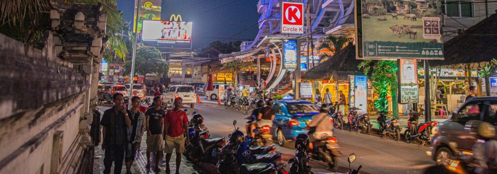 kuta vs ubud - kuta at night