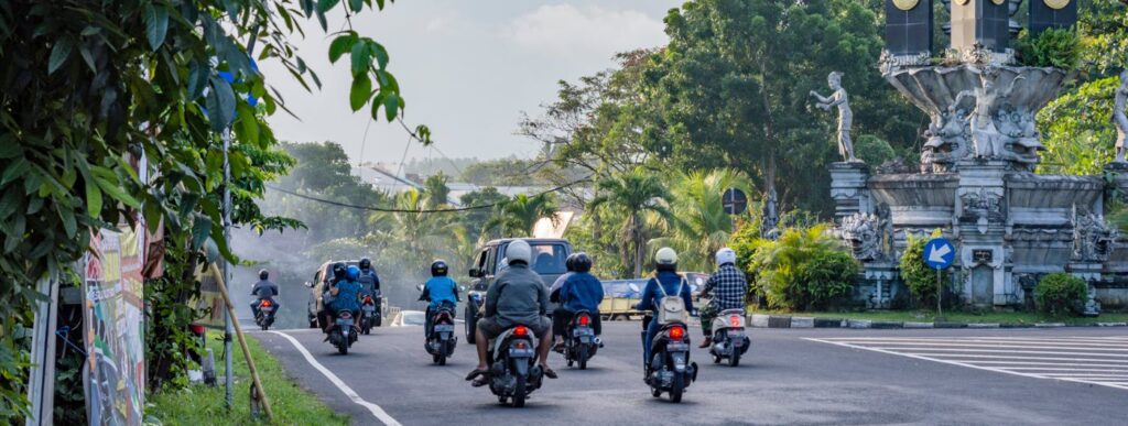 seminyak vs canggu - scooters