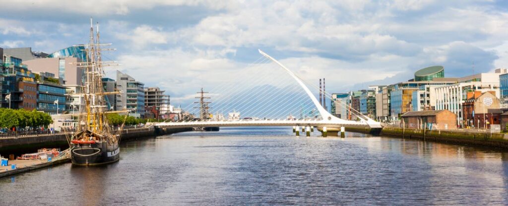 ways to spend one day in Dublin - River Liffey