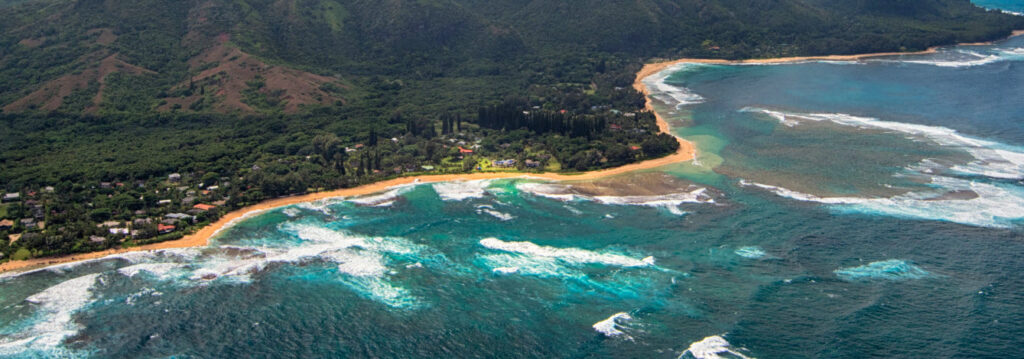 Best Places to Snorkel in Hawaii - Tunnels Beach