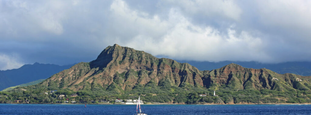 Best hiking trails in hawaii - Diamond Head Crater