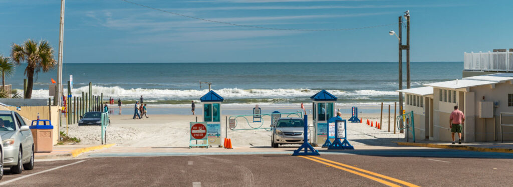 Best Beaches In Florida For Surfing - Daytona Beach