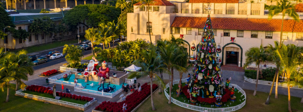 best things to do in Hawaii at Christmas - Honolulu Hale City Lights