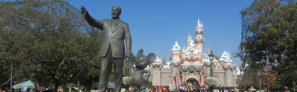 Best Hotels Near Disneyland Los Angeles - Disneyland statue and castle