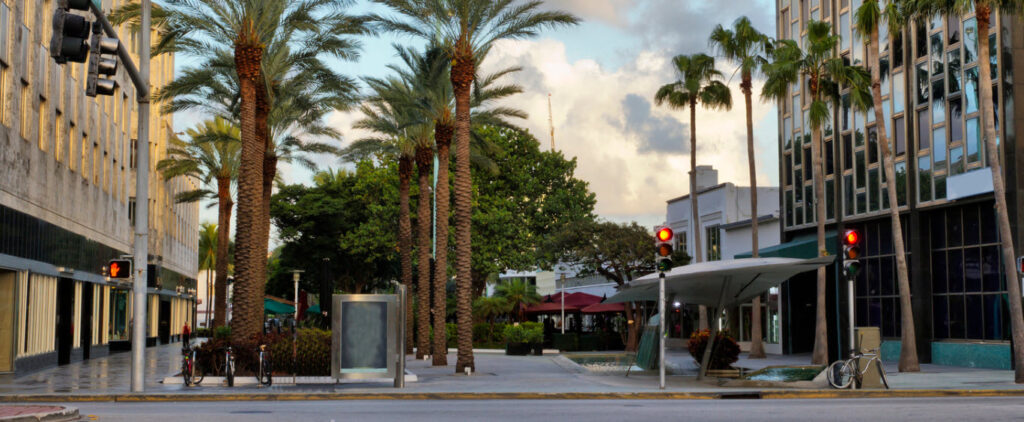 best hostels in Florida - Lincoln Road